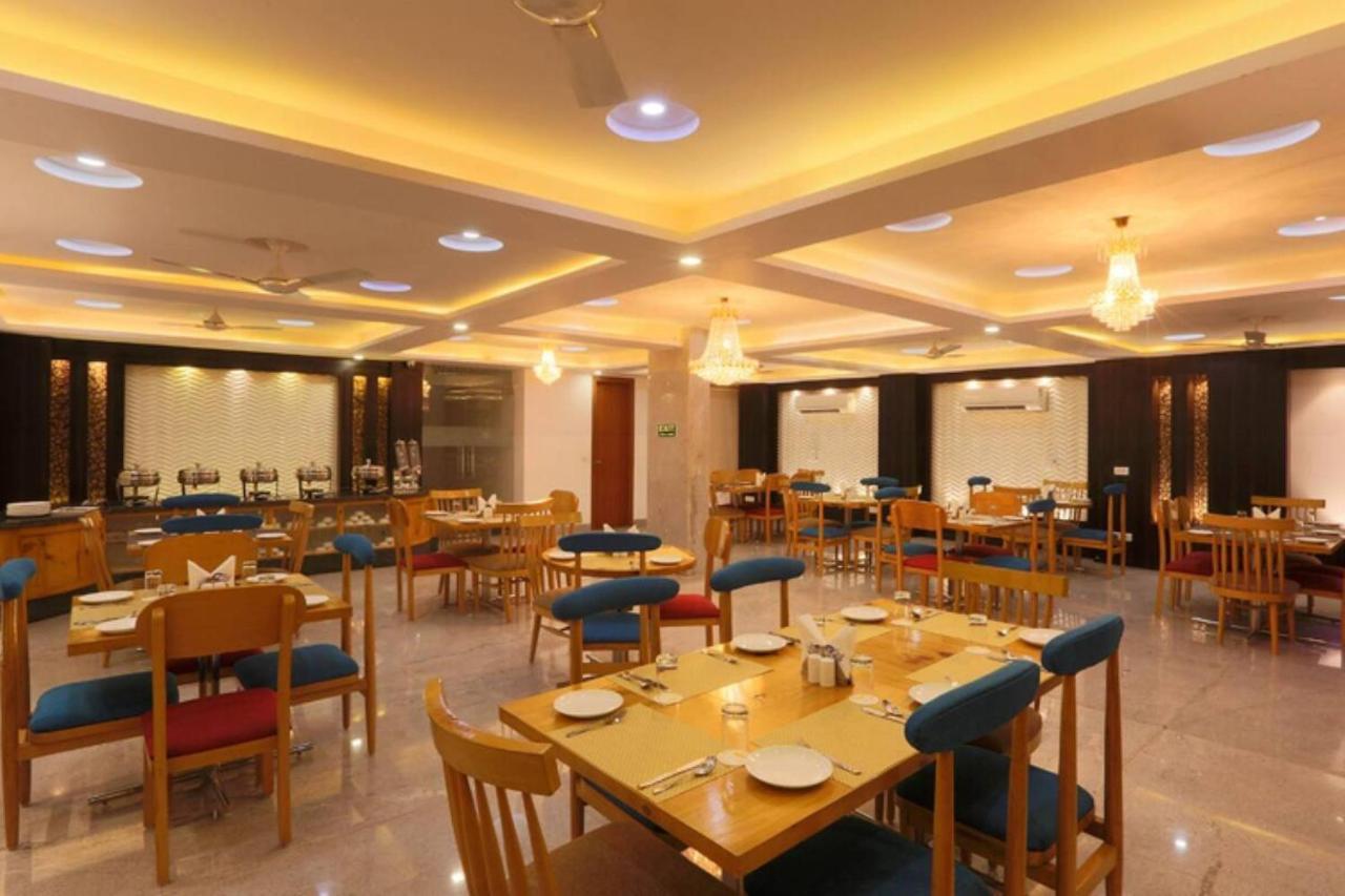 Hotel Airport View New Delhi Exterior photo